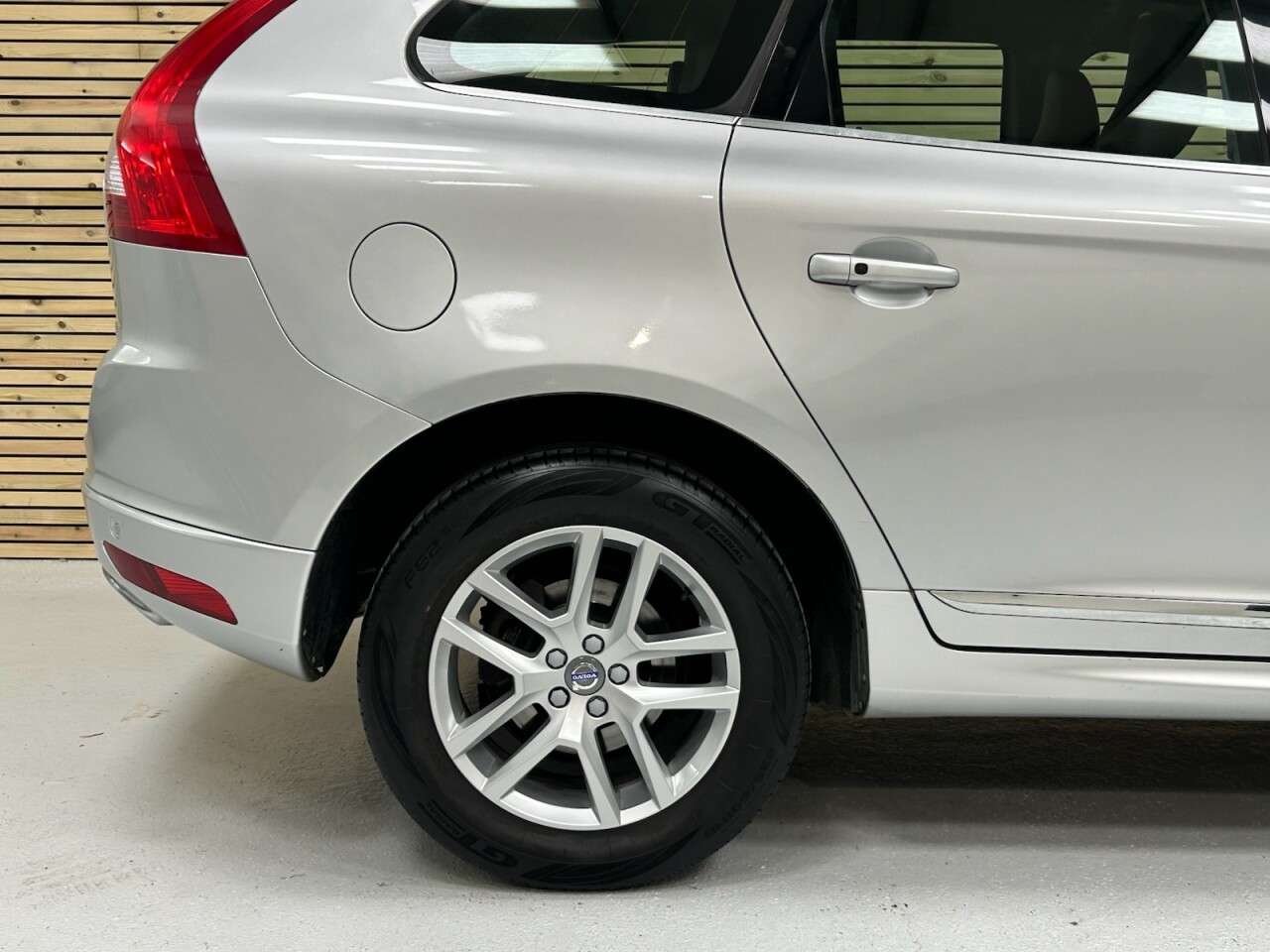 2017 VOLVO XC60 2017 VOLVO XC60