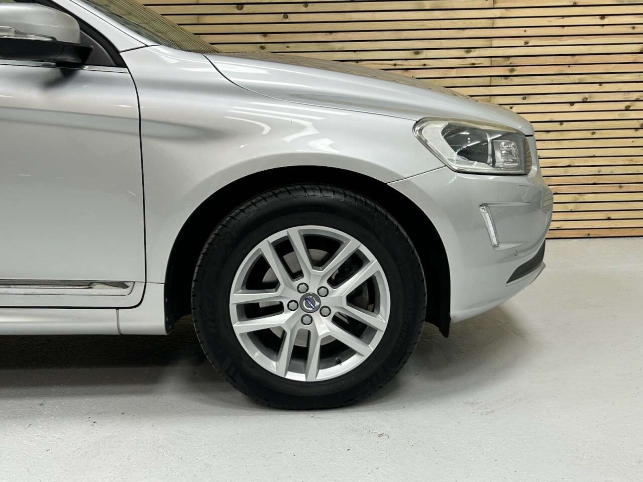 2017 VOLVO XC60 2017 VOLVO XC60