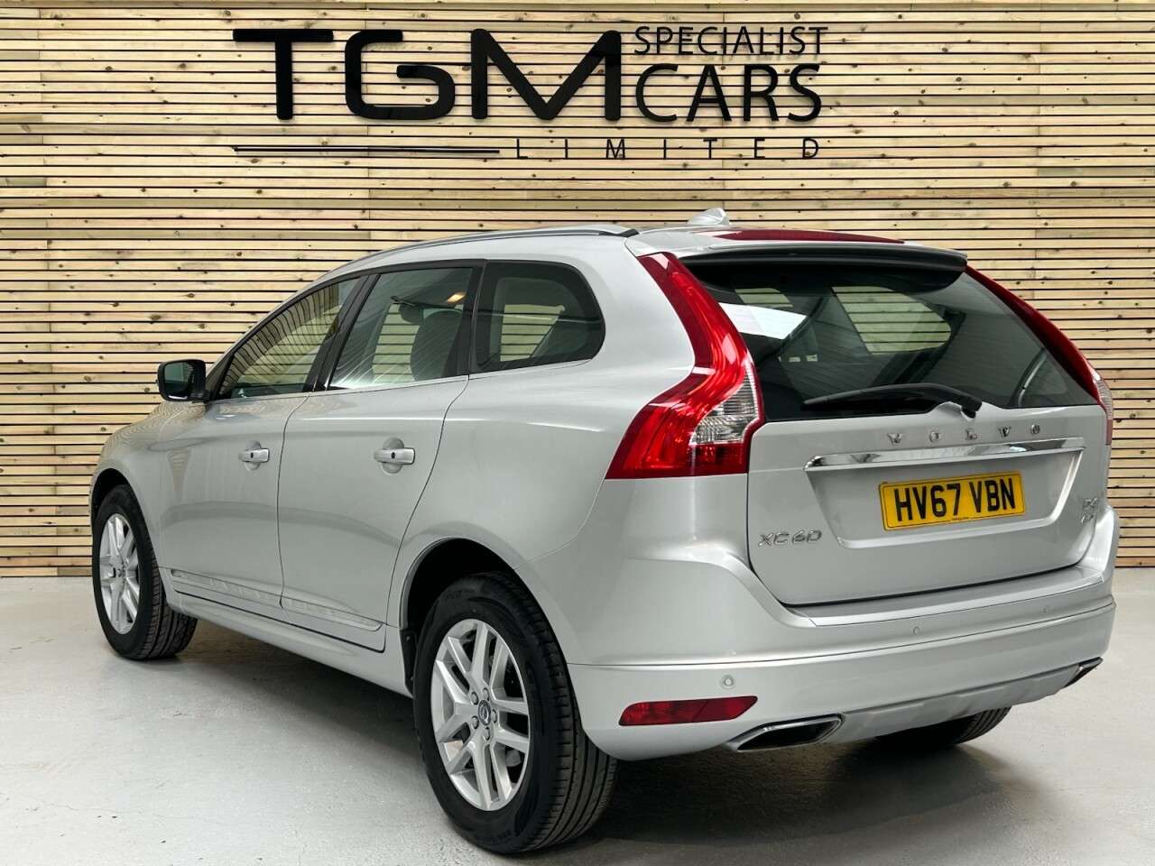 2017 VOLVO XC60 2017 VOLVO XC60