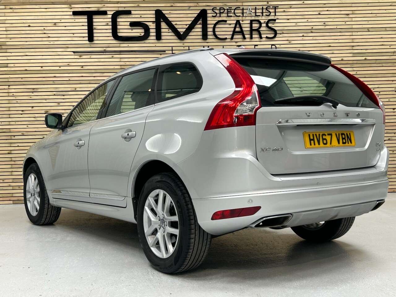 2017 VOLVO XC60 2017 VOLVO XC60