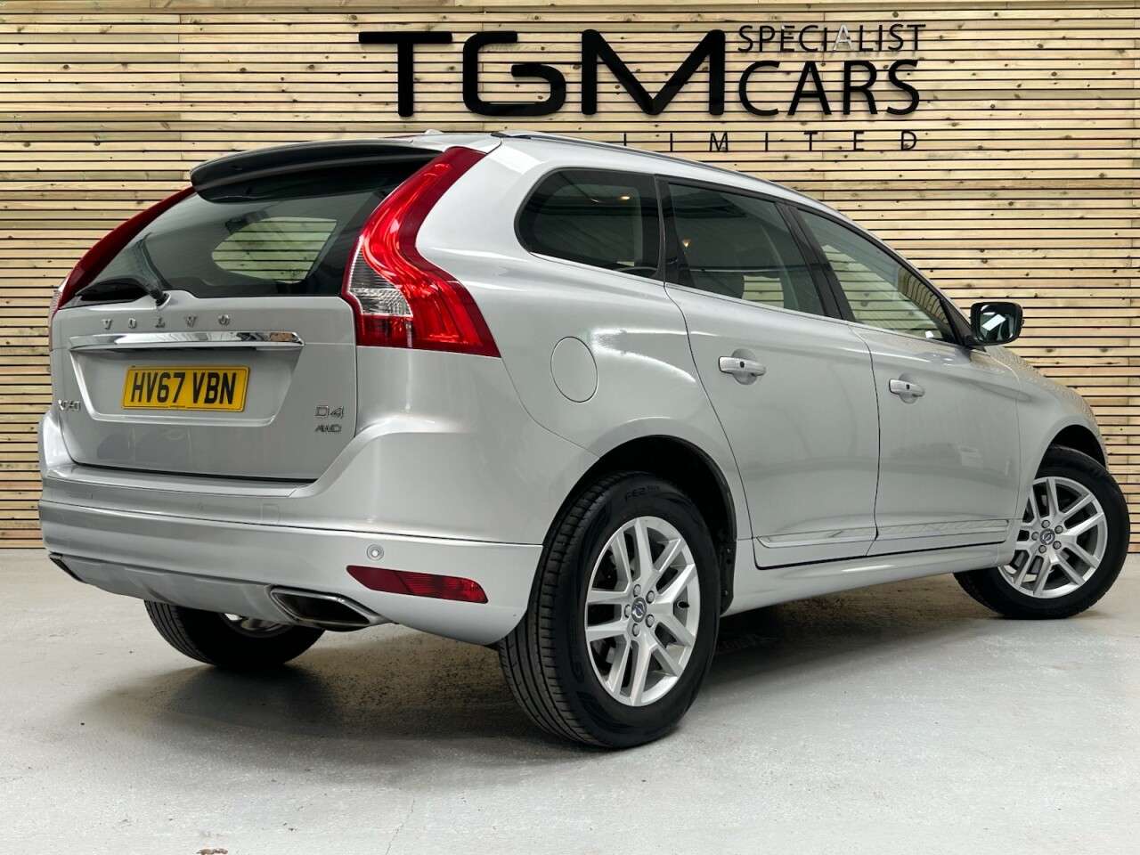 2017 VOLVO XC60 2017 VOLVO XC60