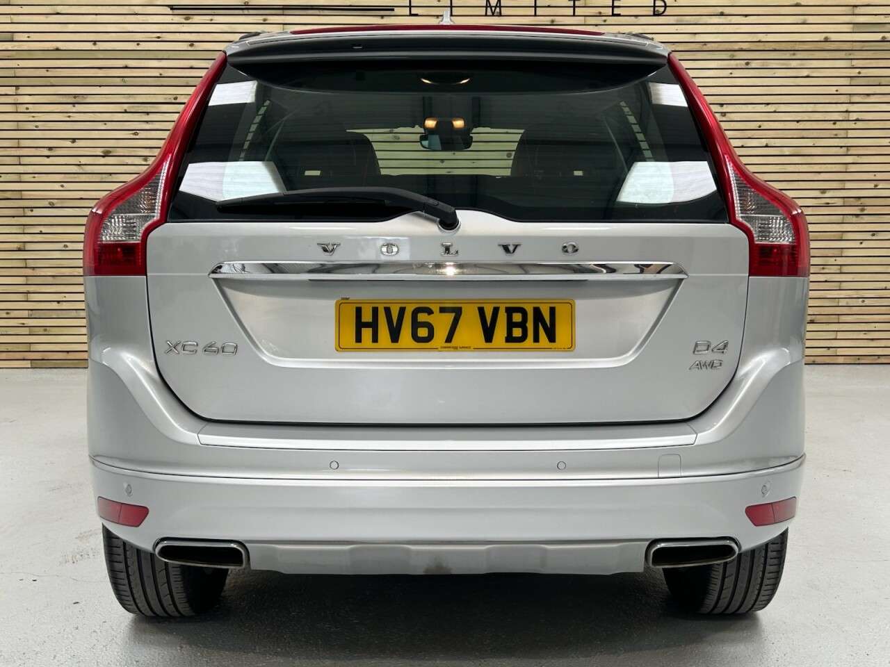 2017 VOLVO XC60 2017 VOLVO XC60