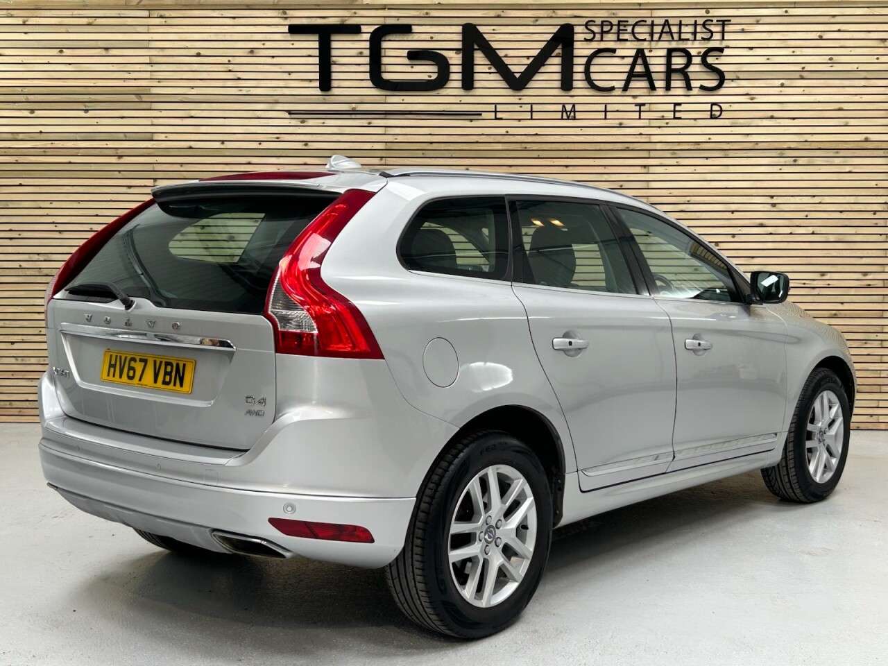 2017 VOLVO XC60 2017 VOLVO XC60