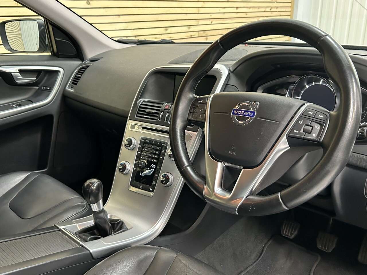 2017 VOLVO XC60 2017 VOLVO XC60
