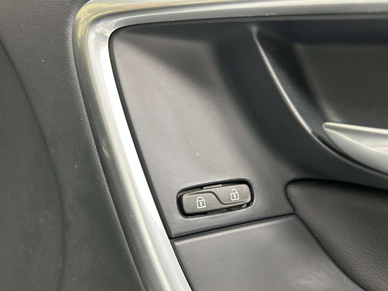 2017 VOLVO XC60 2017 VOLVO XC60