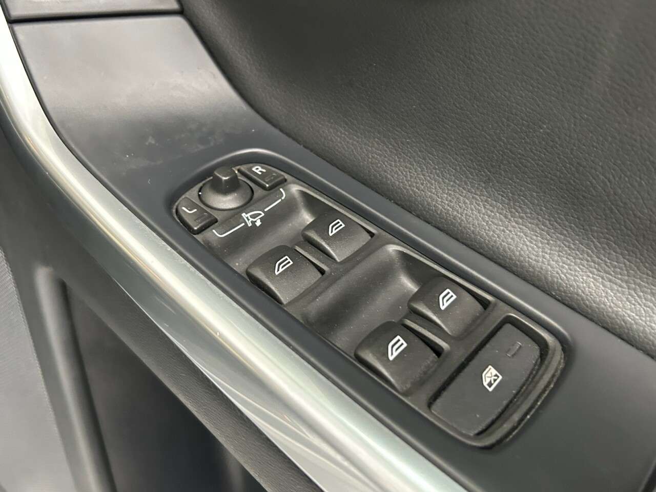 2017 VOLVO XC60 2017 VOLVO XC60