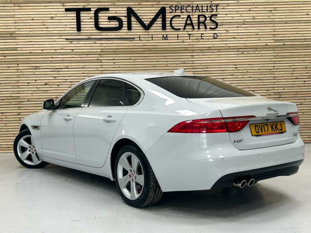 A 2017 JAGUAR XF 2.0d Portfolio Saloon 4dr Diesel Auto AWD Euro 6 (s/s) (180 ps) A 2017 JAGUAR XF 2.0d Portfolio Saloon 4dr Diesel Auto AWD Euro 6 (s/s) (180 ps)
