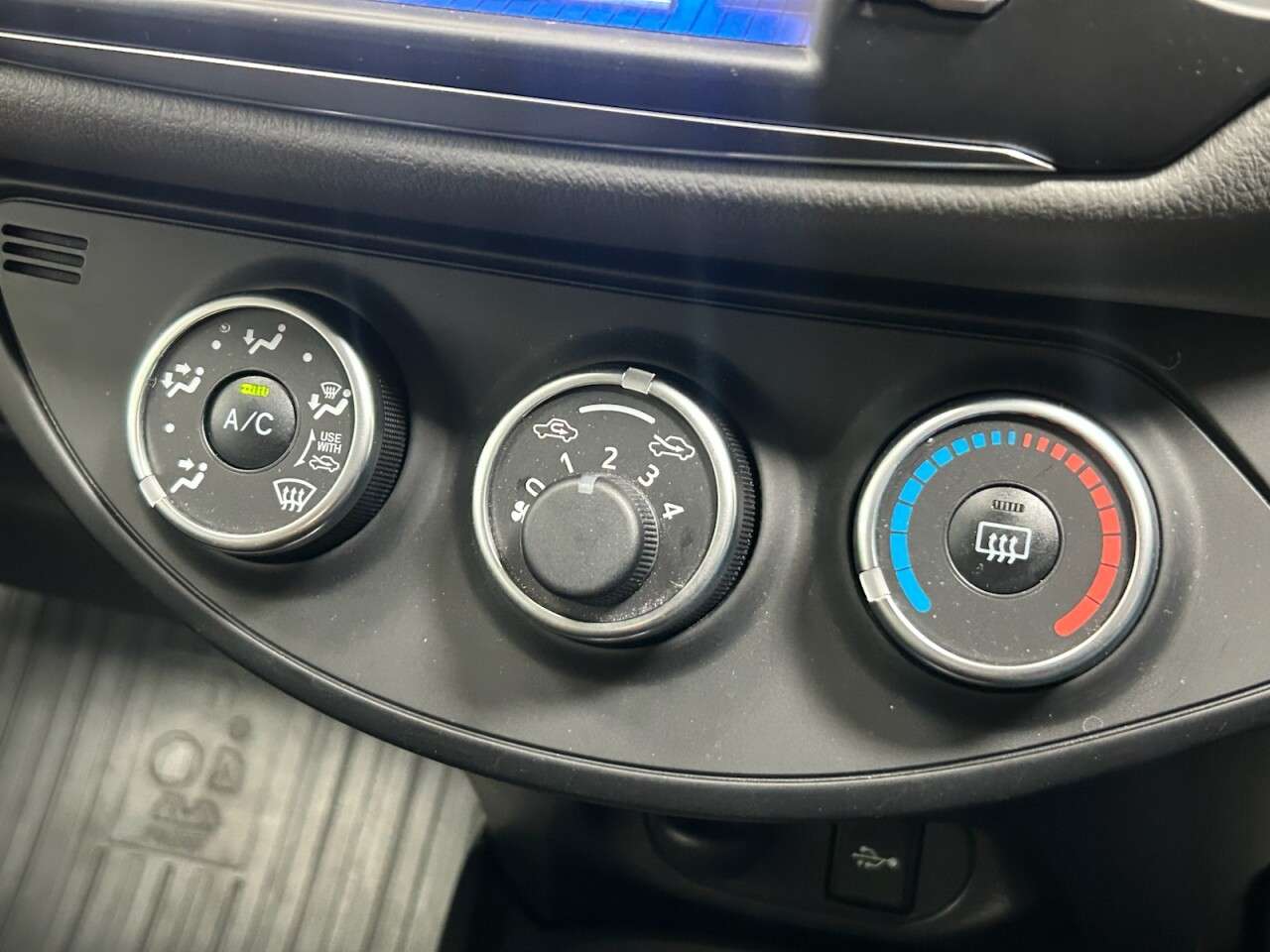 2019 TOYOTA YARIS 2019 TOYOTA YARIS