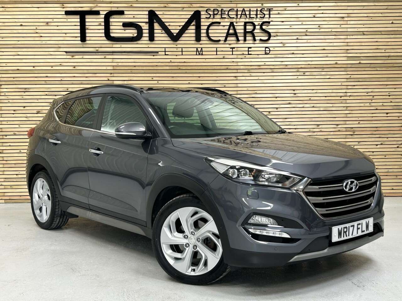 A 2017 HYUNDAI TUCSON 1.7 CRDi Blue Drive Premium SE SUV 5dr Diesel DCT Euro 6 (s/s) (141 ps) A 2017 HYUNDAI TUCSON 1.7 CRDi Blue Drive Premium SE SUV 5dr Diesel DCT Euro 6 (s/s) (141 ps)