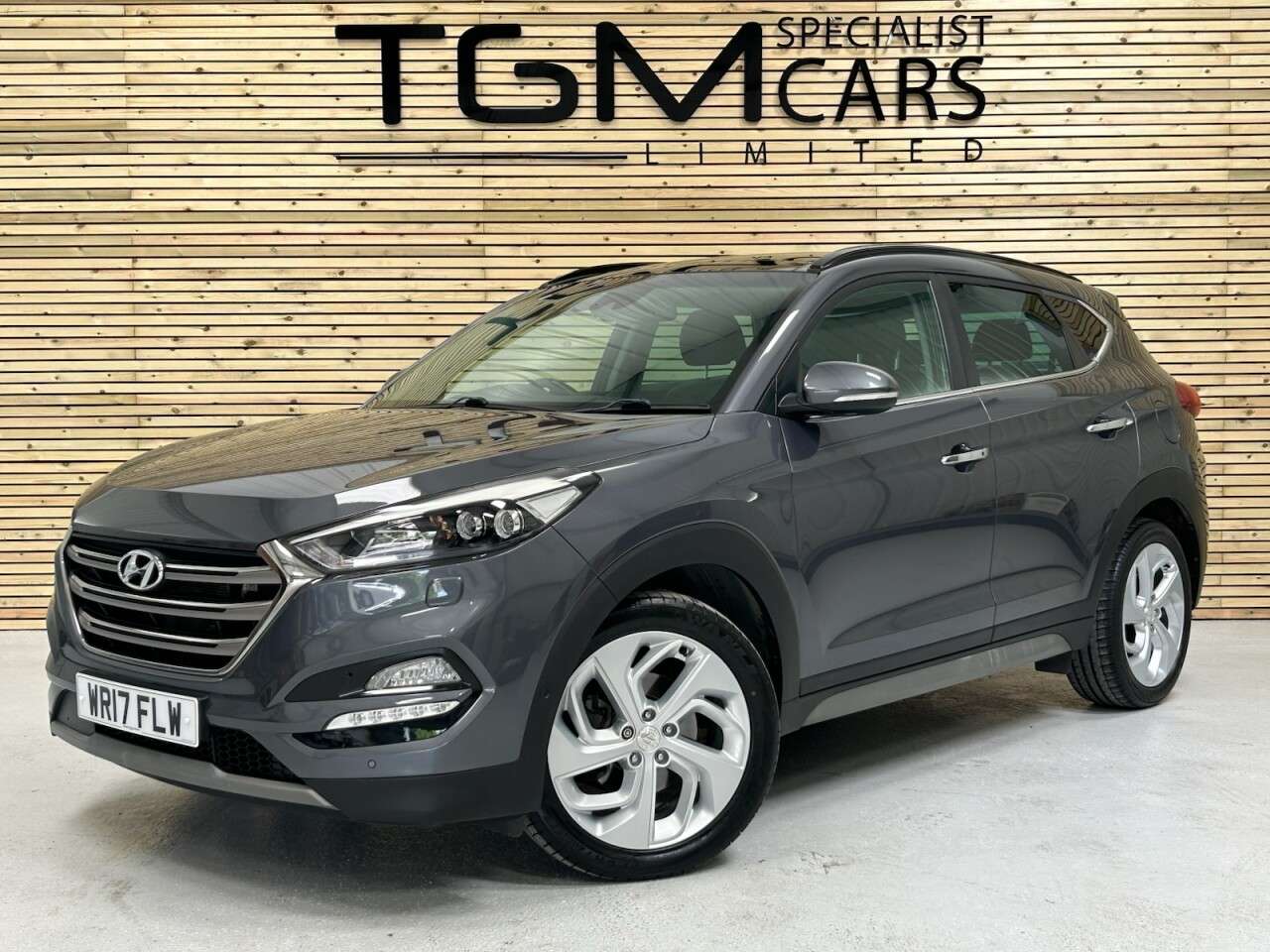 A 2017 HYUNDAI TUCSON 1.7 CRDi Blue Drive Premium SE SUV 5dr Diesel DCT Euro 6 (s/s) (141 ps) A 2017 HYUNDAI TUCSON 1.7 CRDi Blue Drive Premium SE SUV 5dr Diesel DCT Euro 6 (s/s) (141 ps)