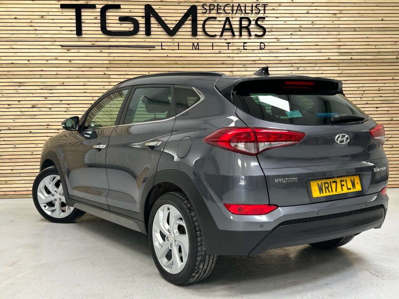 A 2017 HYUNDAI TUCSON 1.7 CRDi Blue Drive Premium SE SUV 5dr Diesel DCT Euro 6 (s/s) (141 ps) A 2017 HYUNDAI TUCSON 1.7 CRDi Blue Drive Premium SE SUV 5dr Diesel DCT Euro 6 (s/s) (141 ps)