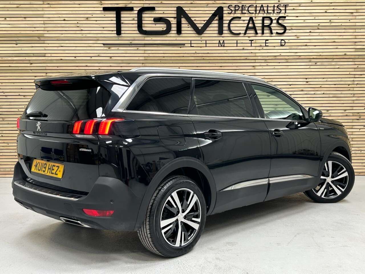 A 2019 PEUGEOT 5008 2.0 BlueHDi GT Line SUV 5dr Diesel EAT Euro 6 (s/s) (180 ps) A 2019 PEUGEOT 5008 2.0 BlueHDi GT Line SUV 5dr Diesel EAT Euro 6 (s/s) (180 ps)