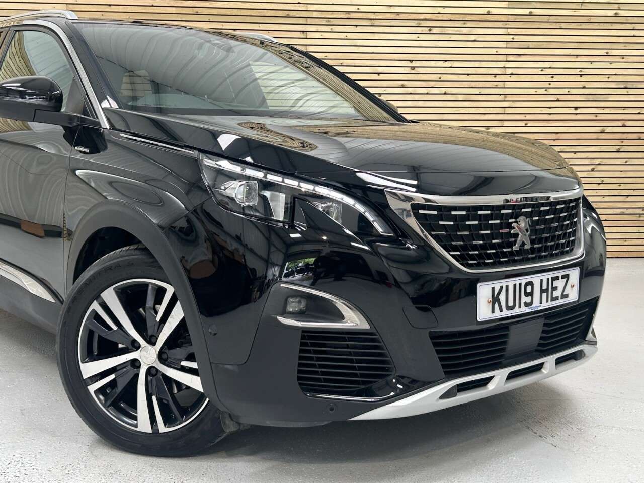 2019 PEUGEOT 5008 2019 PEUGEOT 5008