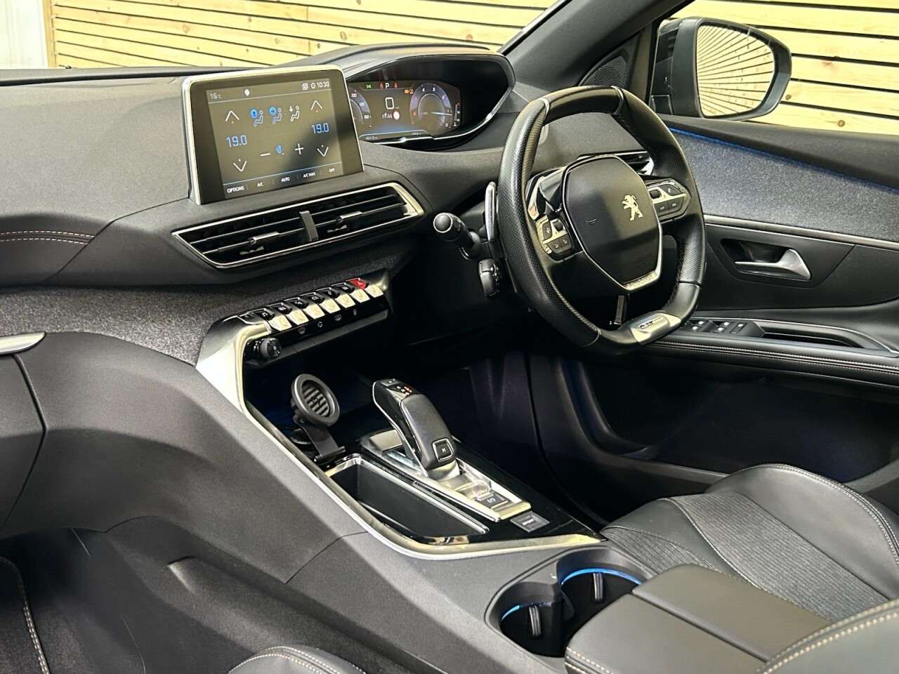 2019 PEUGEOT 5008 2019 PEUGEOT 5008