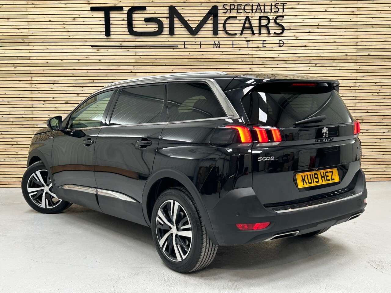 2019 PEUGEOT 5008 2019 PEUGEOT 5008