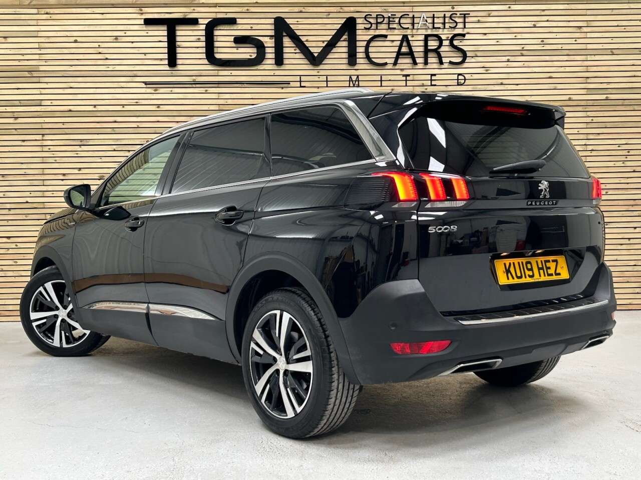 2019 PEUGEOT 5008 2019 PEUGEOT 5008