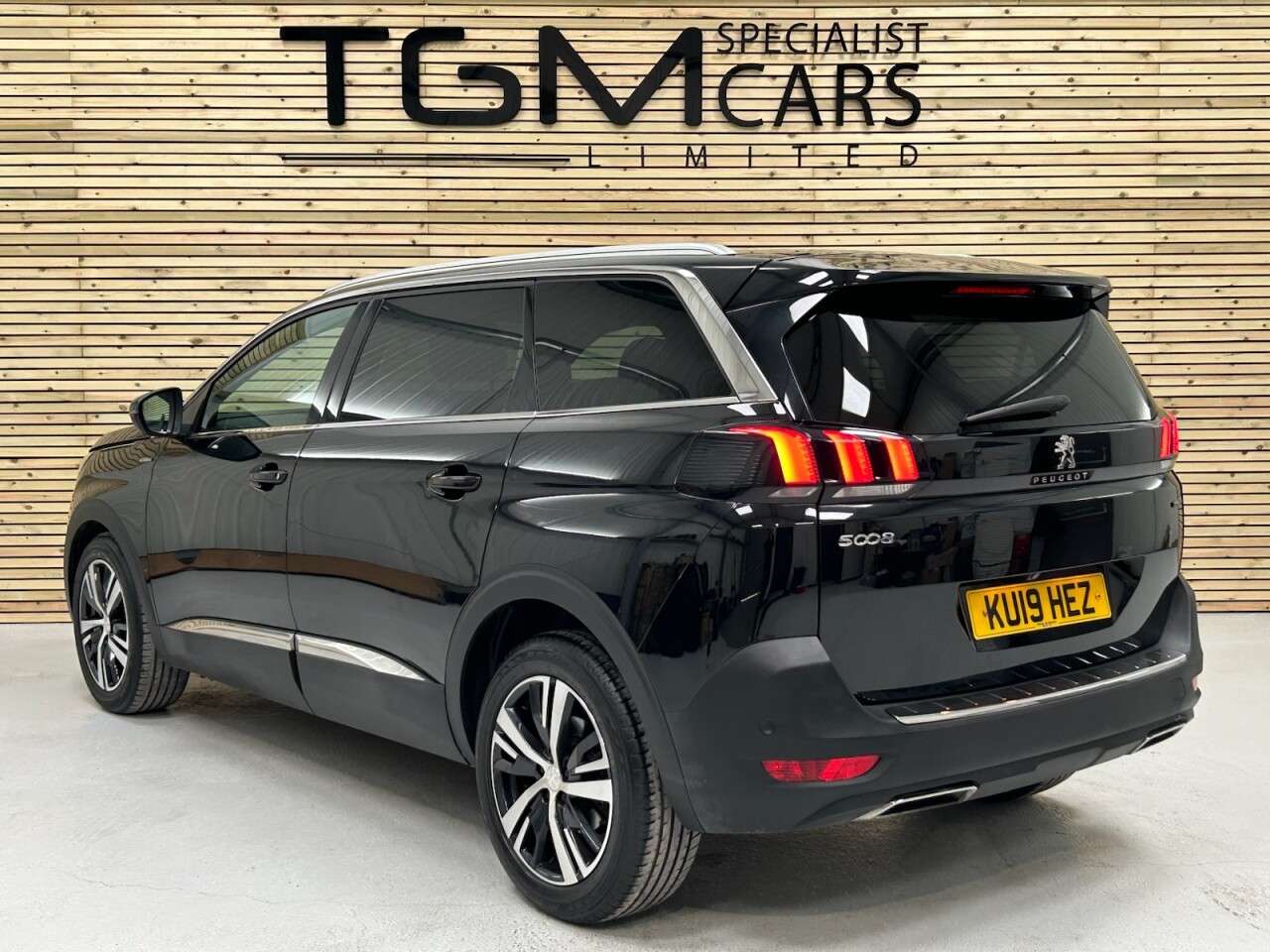 2019 PEUGEOT 5008 2019 PEUGEOT 5008