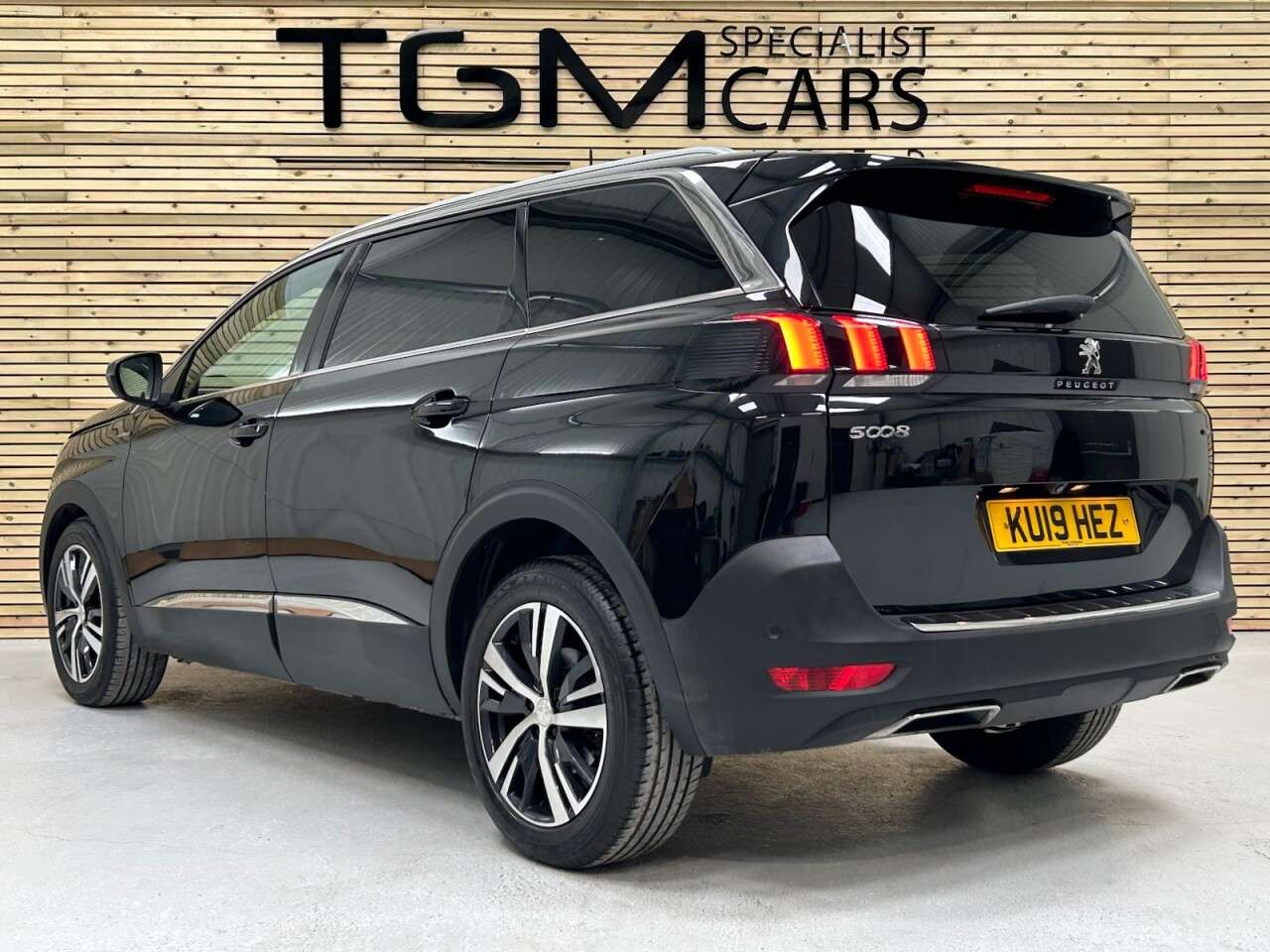 2019 PEUGEOT 5008 2019 PEUGEOT 5008