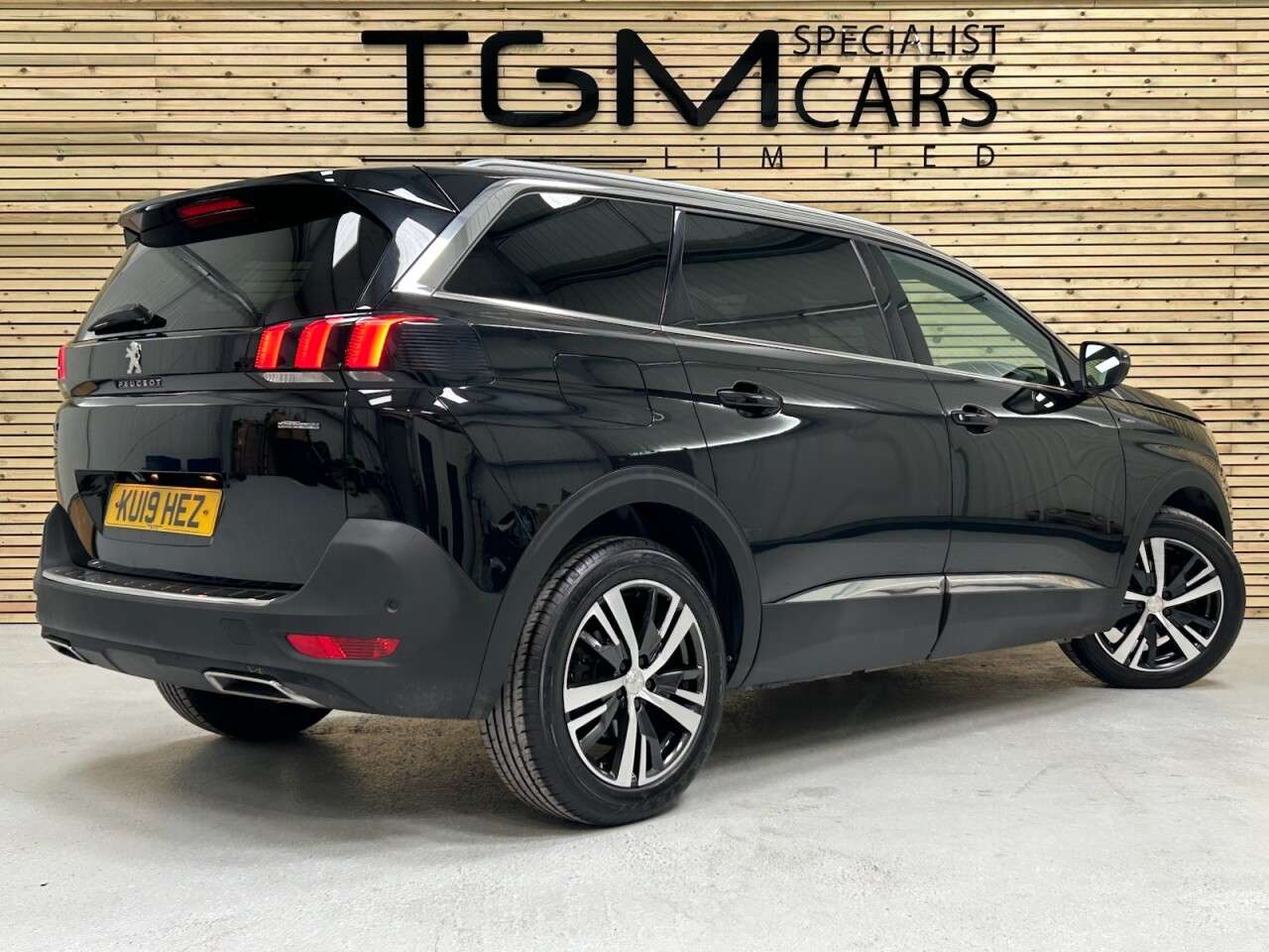 2019 PEUGEOT 5008 2019 PEUGEOT 5008