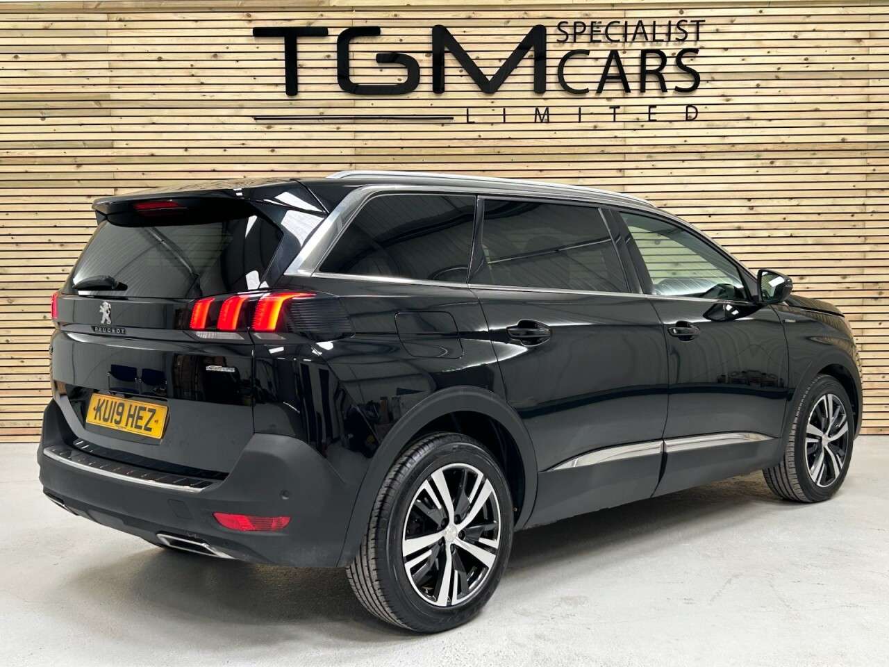 2019 PEUGEOT 5008 2019 PEUGEOT 5008
