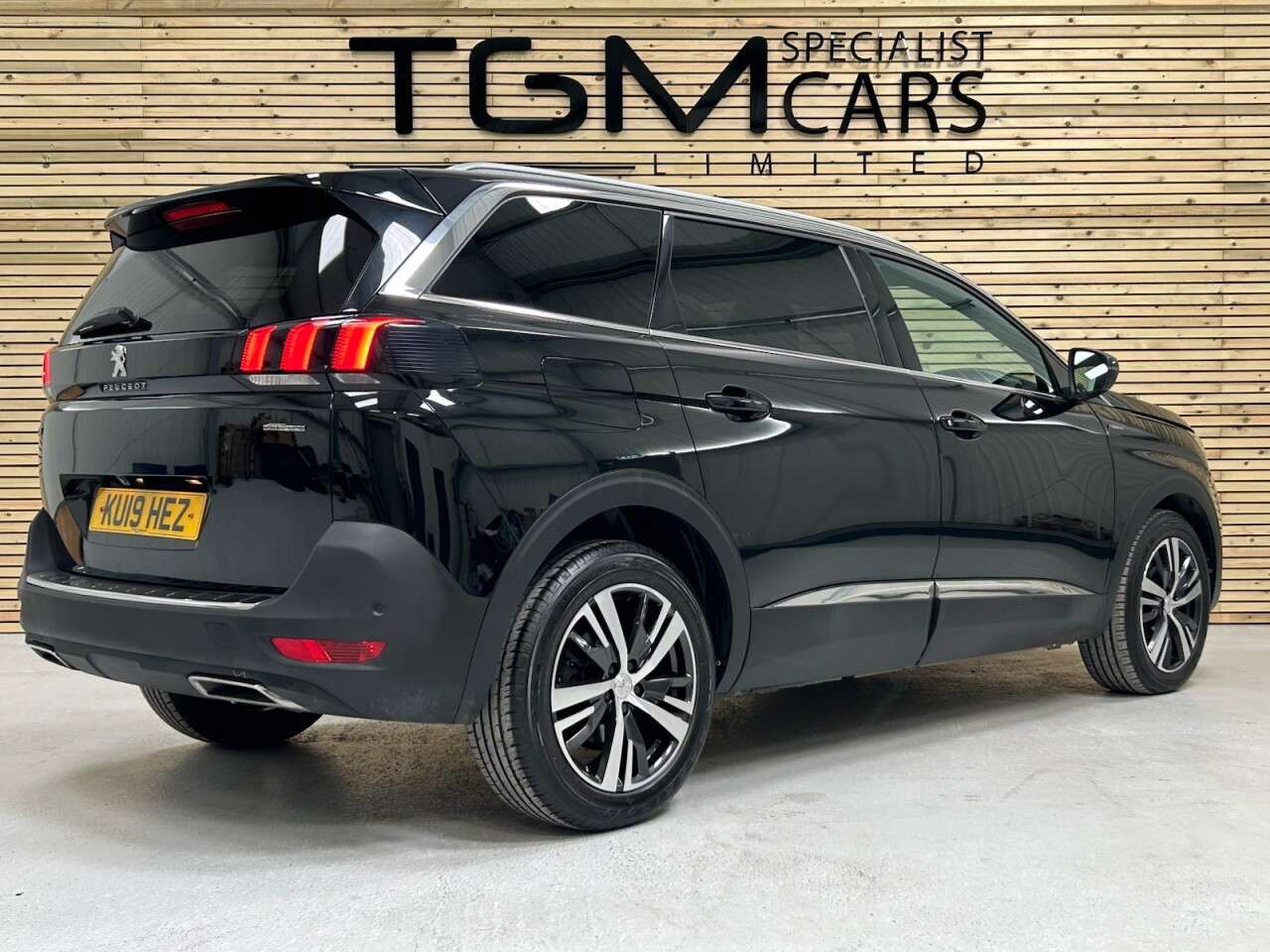 2019 PEUGEOT 5008 2019 PEUGEOT 5008