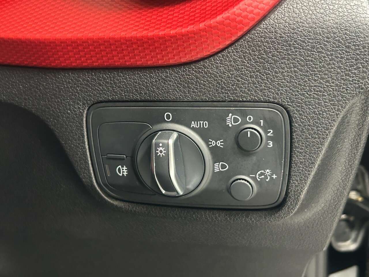 2020 AUDI Q2 2020 AUDI Q2