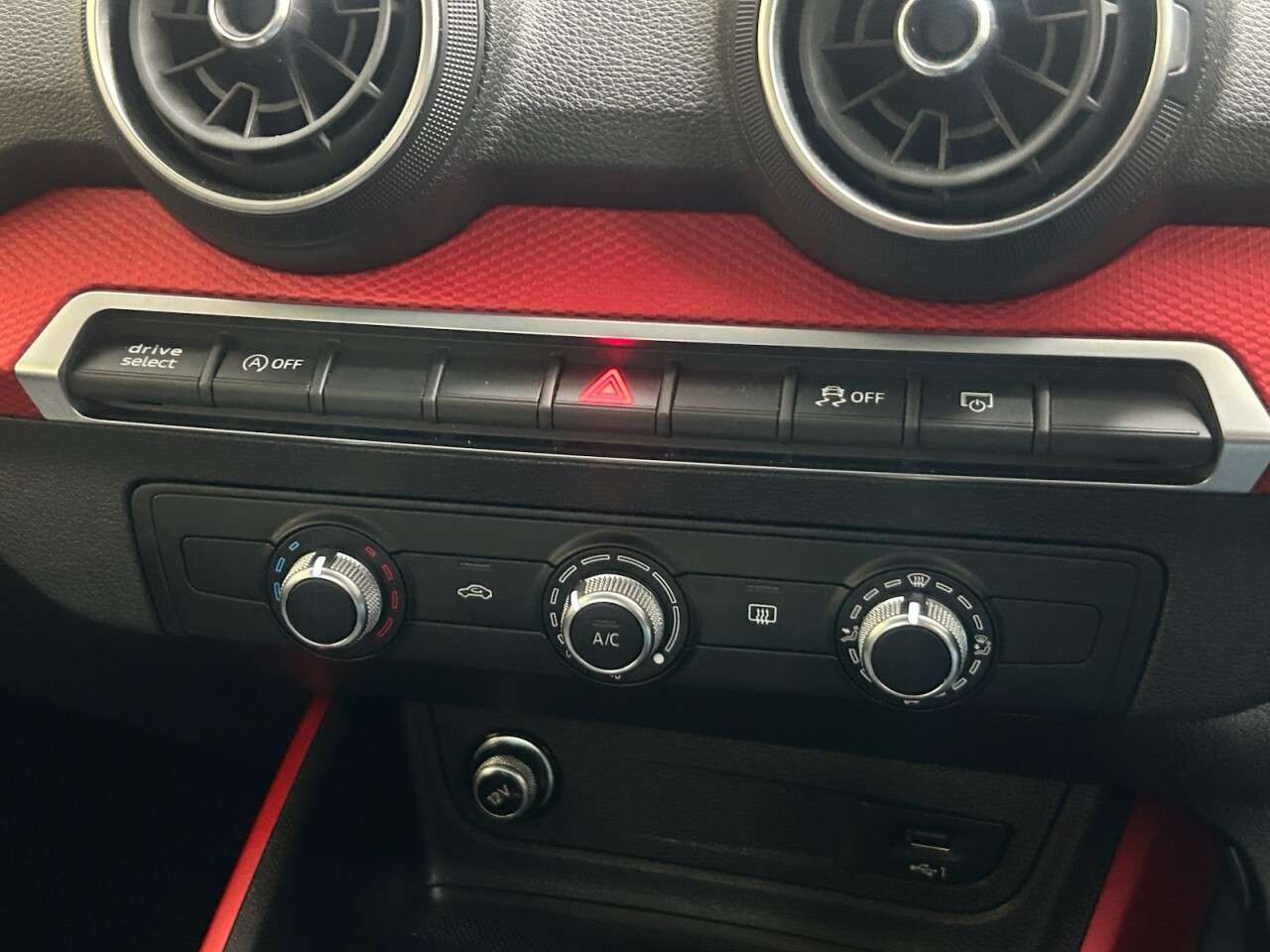 2020 AUDI Q2 2020 AUDI Q2