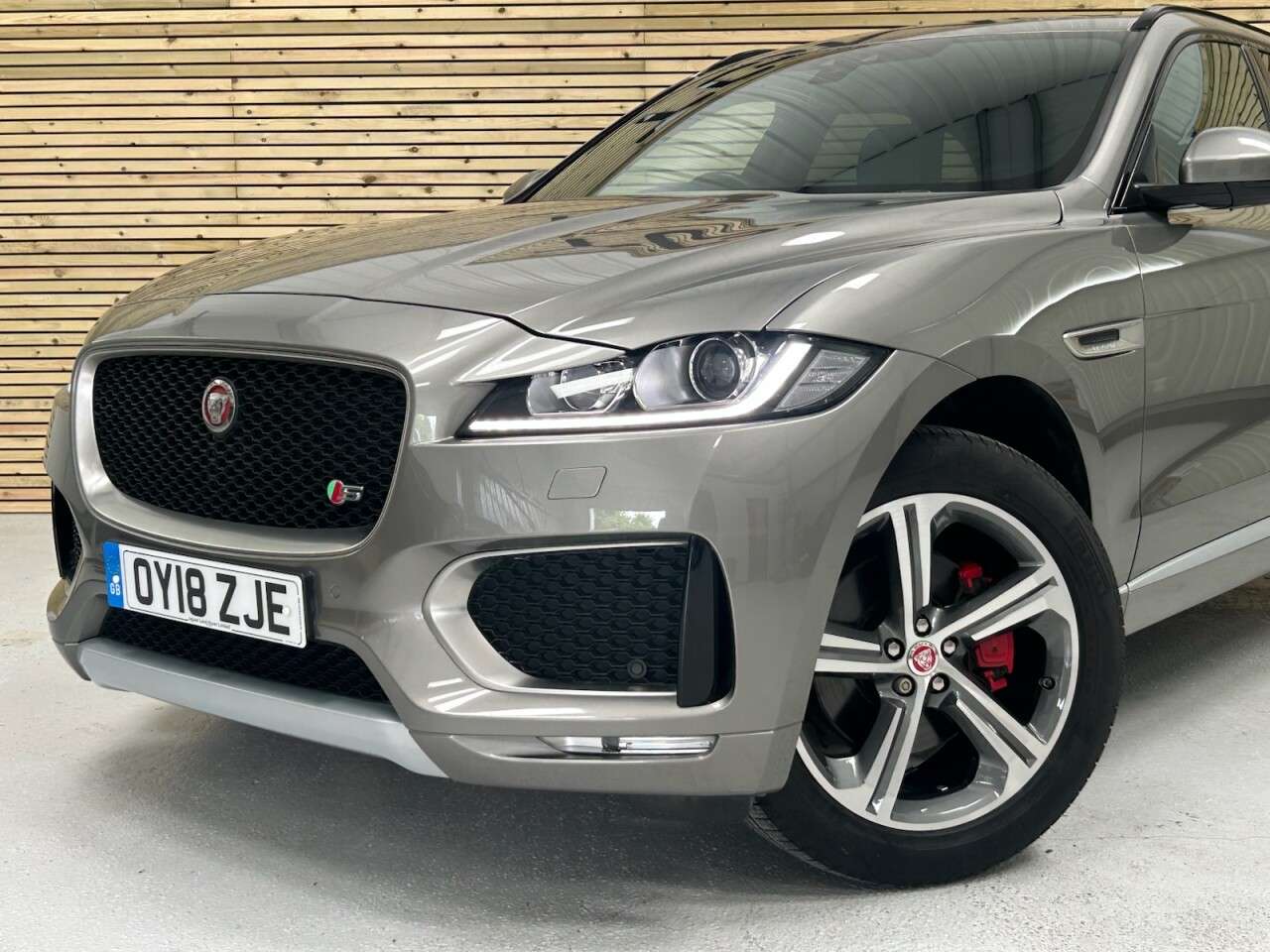 2018 JAGUAR F-PACE 2018 JAGUAR F-PACE