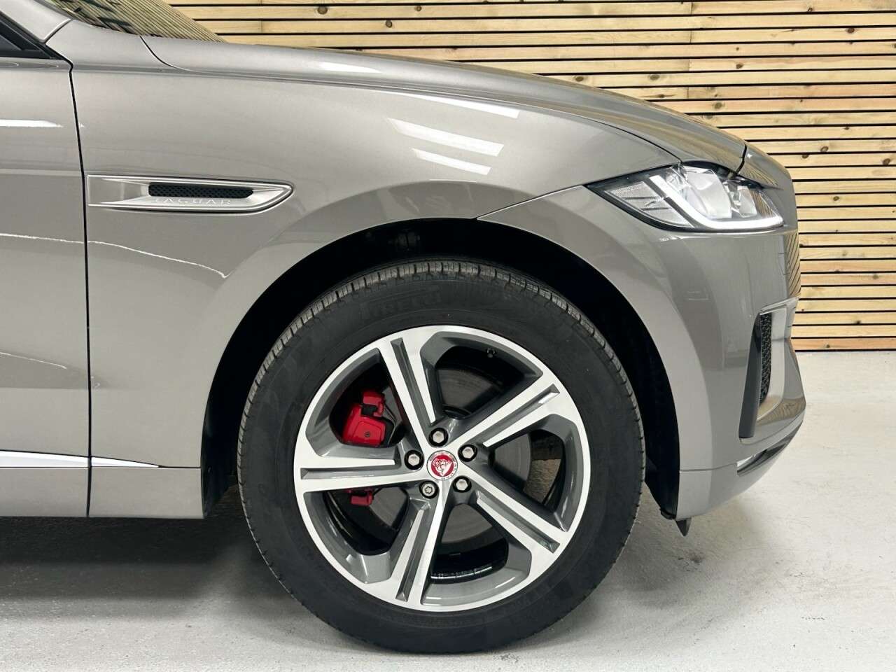 2018 JAGUAR F-PACE 2018 JAGUAR F-PACE