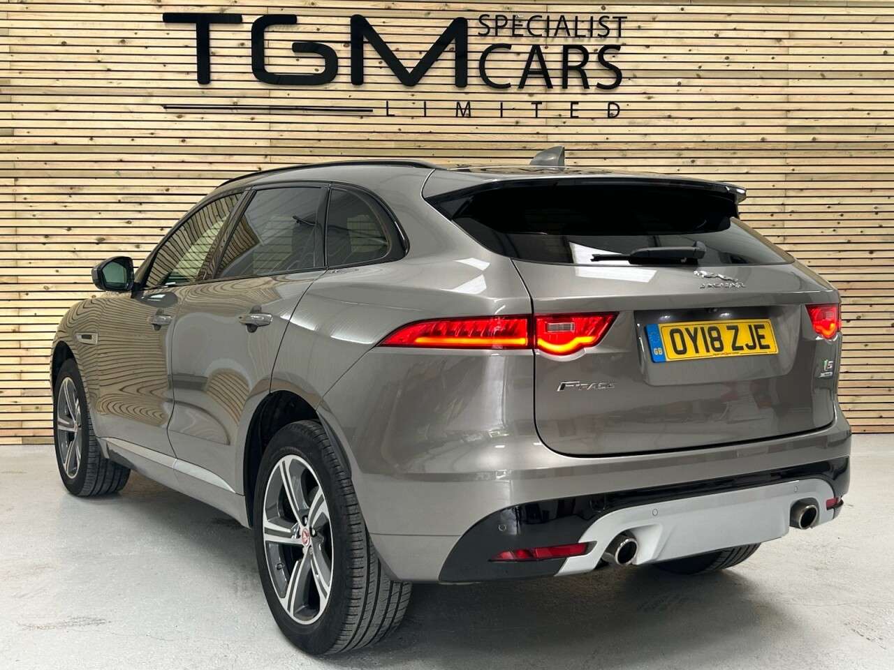 2018 JAGUAR F-PACE 2018 JAGUAR F-PACE