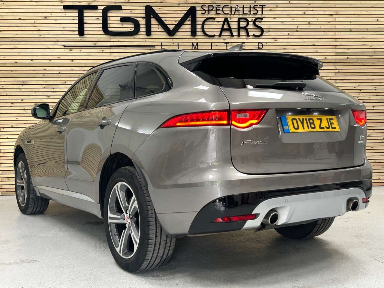 2018 JAGUAR F-PACE 2018 JAGUAR F-PACE