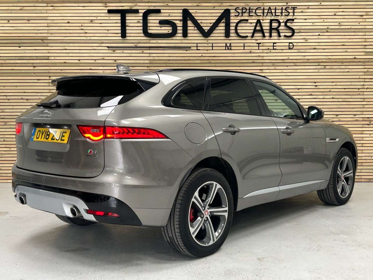 2018 JAGUAR F-PACE 2018 JAGUAR F-PACE