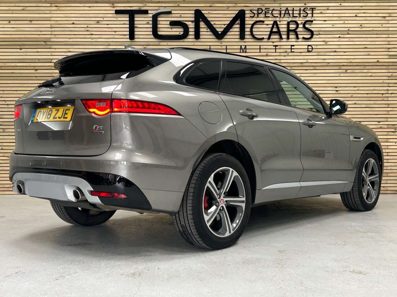 2018 JAGUAR F-PACE 2018 JAGUAR F-PACE