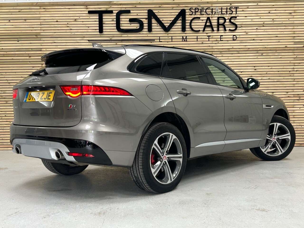 2018 JAGUAR F-PACE 2018 JAGUAR F-PACE