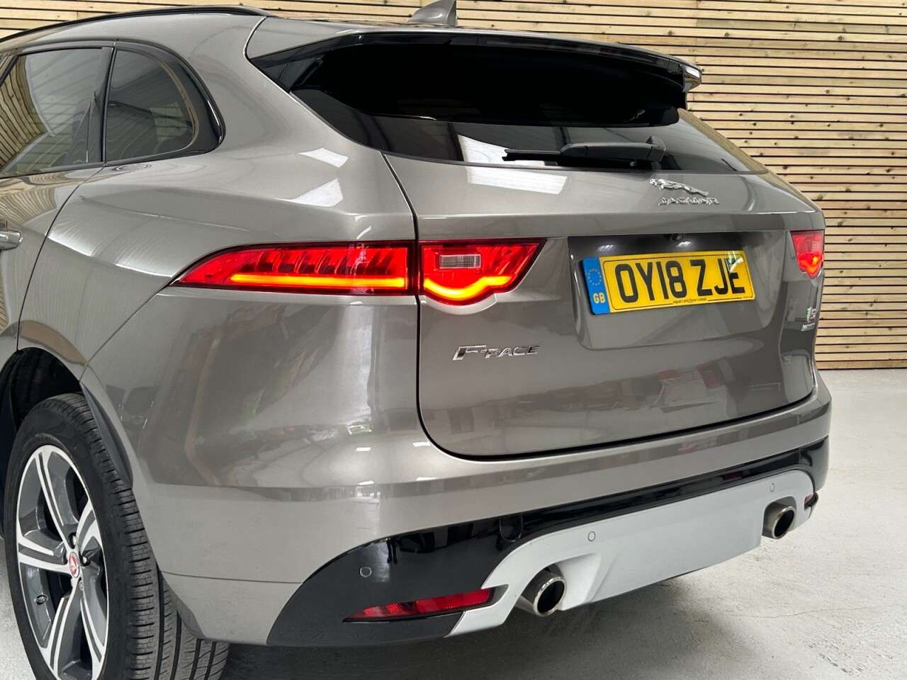 2018 JAGUAR F-PACE 2018 JAGUAR F-PACE