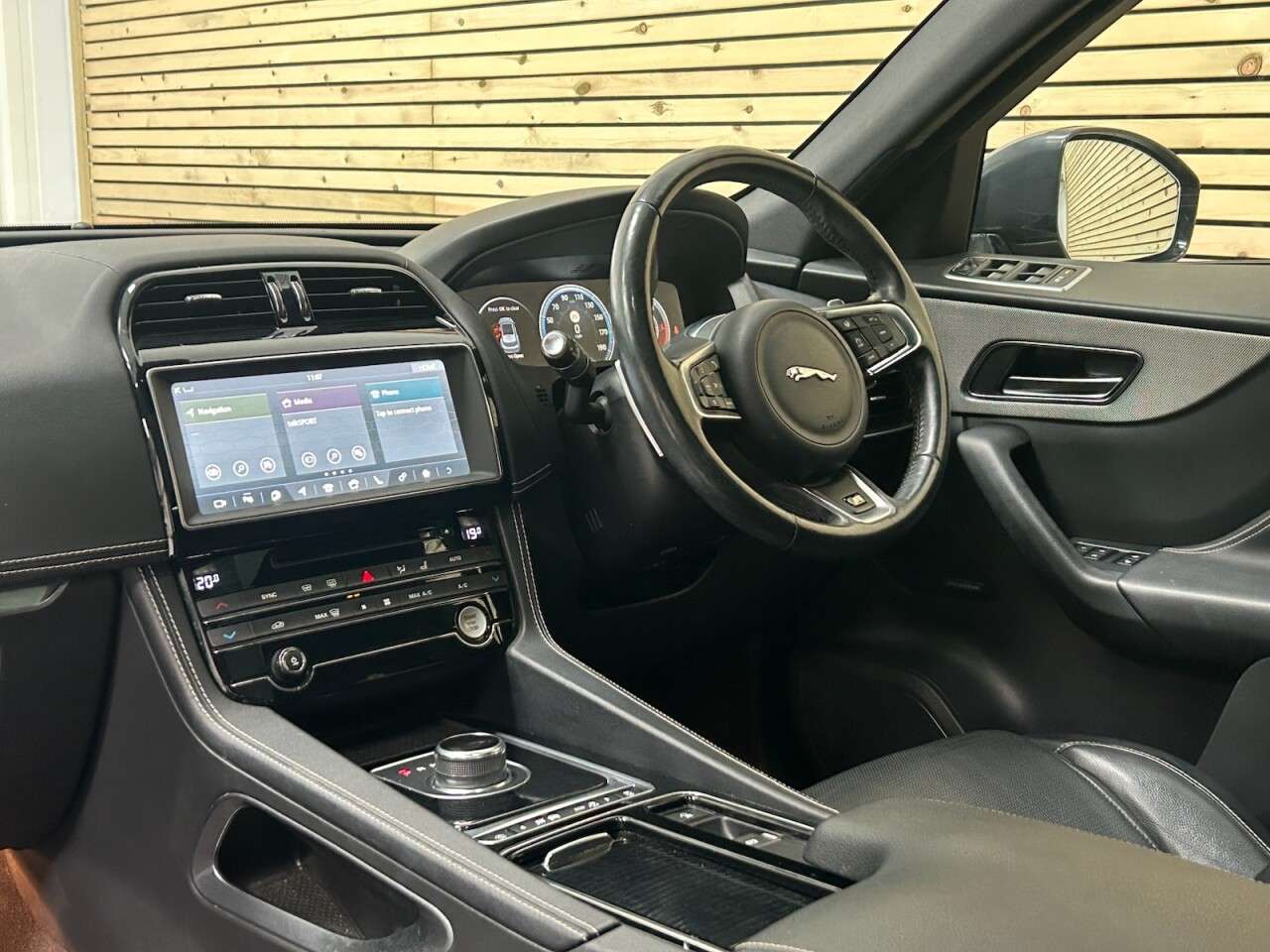 2018 JAGUAR F-PACE 2018 JAGUAR F-PACE