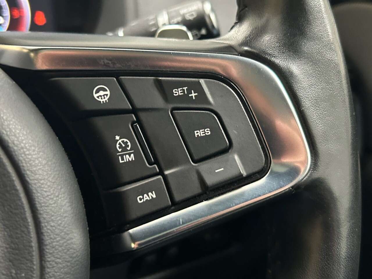 2018 JAGUAR F-PACE 2018 JAGUAR F-PACE