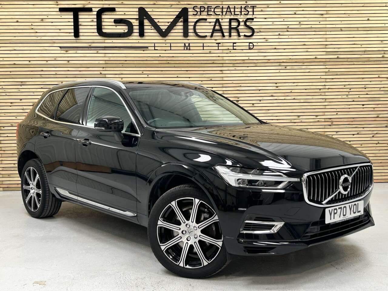 A 2020 VOLVO XC60 2.0h T8 Twin Engine Recharge 11.6kWh Inscription Pro SUV 5dr Petrol Plug-in A 2020 VOLVO XC60 2.0h T8 Twin Engine Recharge 11.6kWh Inscription Pro SUV 5dr Petrol Plug-in