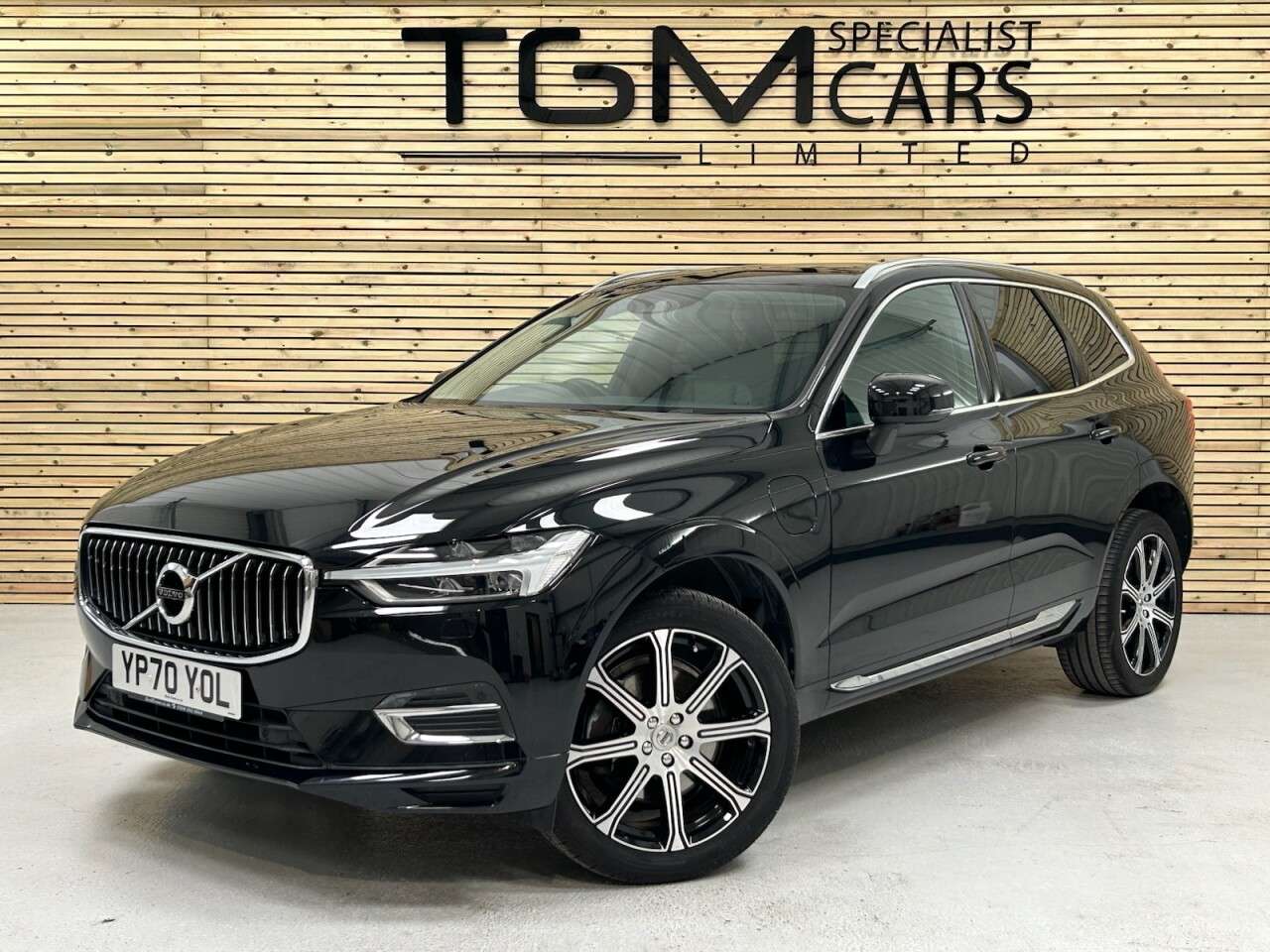 A 2020 VOLVO XC60 2.0h T8 Twin Engine Recharge 11.6kWh Inscription Pro SUV 5dr Petrol Plug-in A 2020 VOLVO XC60 2.0h T8 Twin Engine Recharge 11.6kWh Inscription Pro SUV 5dr Petrol Plug-in
