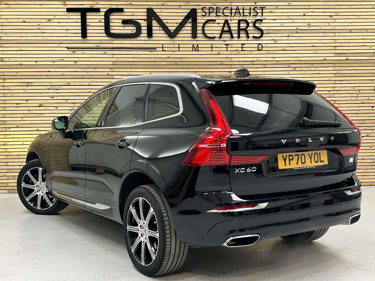 A 2020 VOLVO XC60 2.0h T8 Twin Engine Recharge 11.6kWh Inscription Pro SUV 5dr Petrol Plug-in A 2020 VOLVO XC60 2.0h T8 Twin Engine Recharge 11.6kWh Inscription Pro SUV 5dr Petrol Plug-in