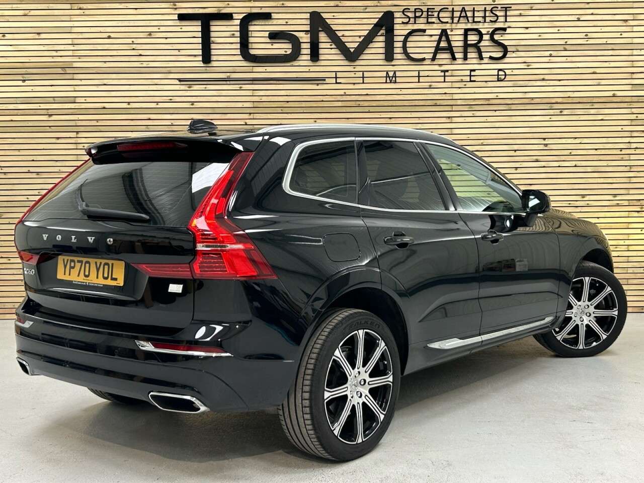 A 2020 VOLVO XC60 2.0h T8 Twin Engine Recharge 11.6kWh Inscription Pro SUV 5dr Petrol Plug-in A 2020 VOLVO XC60 2.0h T8 Twin Engine Recharge 11.6kWh Inscription Pro SUV 5dr Petrol Plug-in