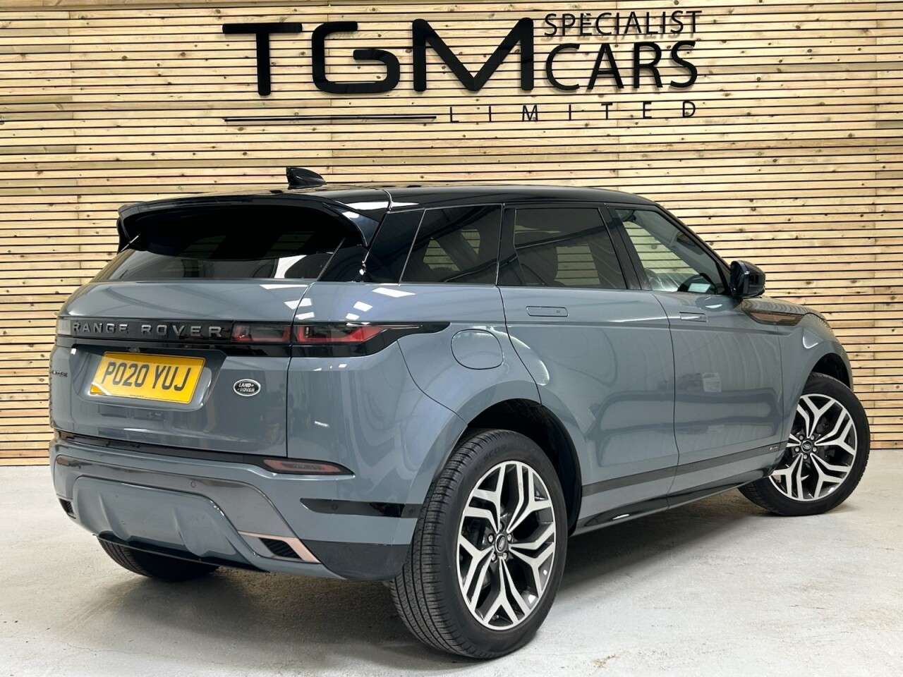 A 2020 LAND ROVER RANGE ROVER EVOQUE 2.0 D180 MHEV First Edition SUV 5dr Diesel Auto 4WD Euro 6 (s/s) (180 ps) A 2020 LAND ROVER RANGE ROVER EVOQUE 2.0 D180 MHEV First Edition SUV 5dr Diesel Auto 4WD Euro 6 (s/s) (180 ps)