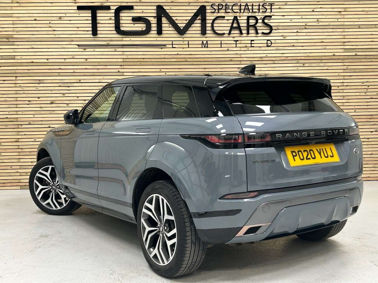 A 2020 LAND ROVER RANGE ROVER EVOQUE 2.0 D180 MHEV First Edition SUV 5dr Diesel Auto 4WD Euro 6 (s/s) (180 ps) A 2020 LAND ROVER RANGE ROVER EVOQUE 2.0 D180 MHEV First Edition SUV 5dr Diesel Auto 4WD Euro 6 (s/s) (180 ps)