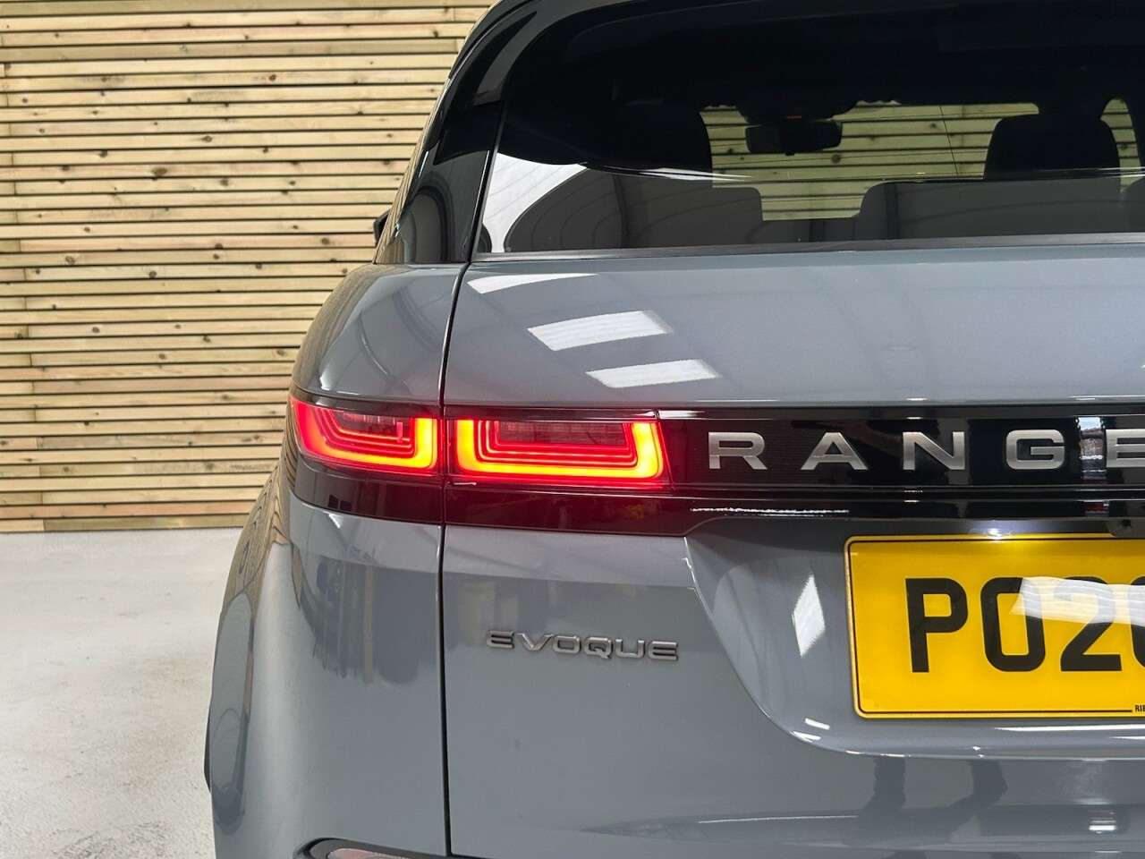 2020 LAND ROVER RANGE ROVER EVOQUE 2020 LAND ROVER RANGE ROVER EVOQUE