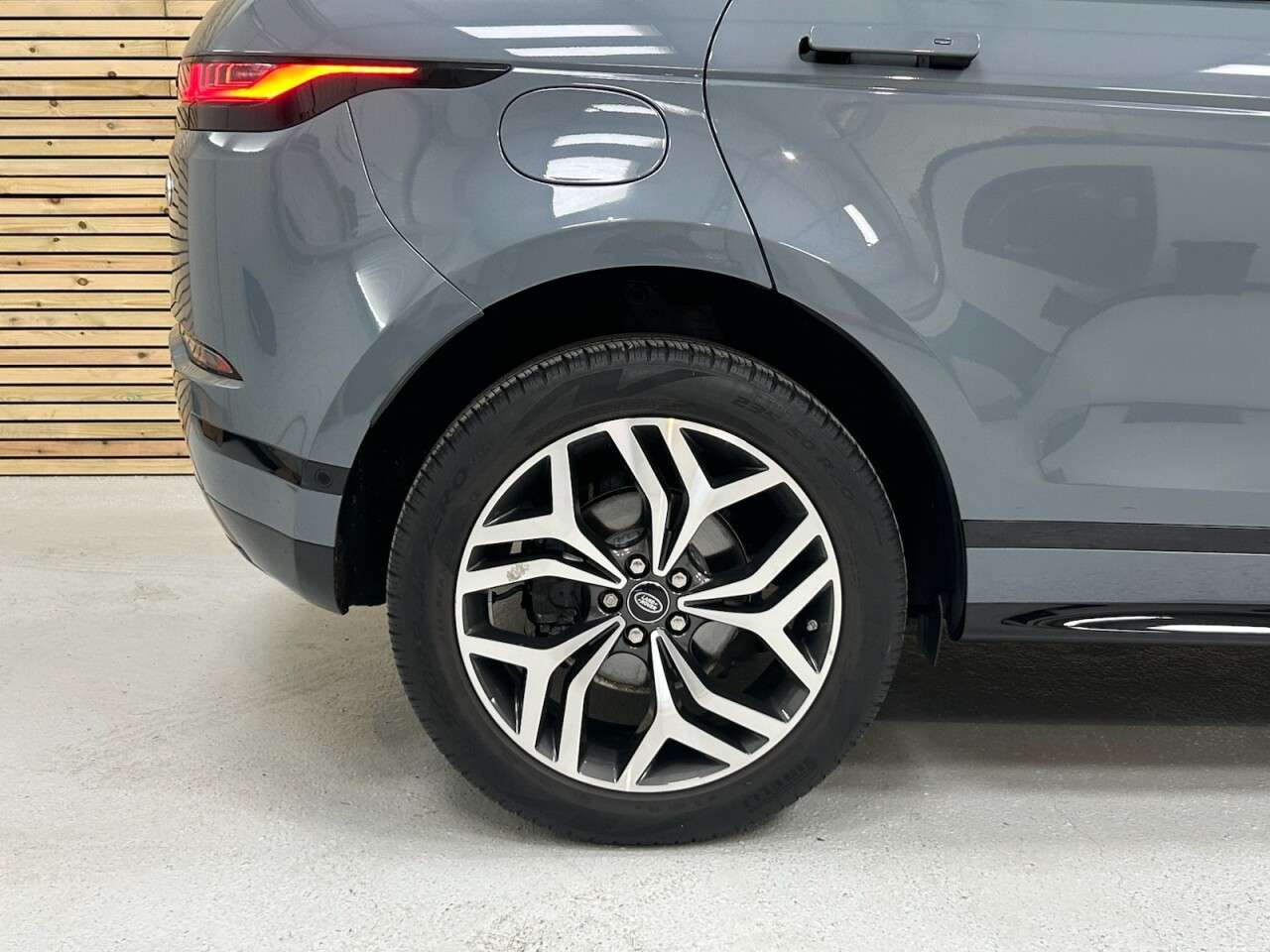 2020 LAND ROVER RANGE ROVER EVOQUE 2020 LAND ROVER RANGE ROVER EVOQUE
