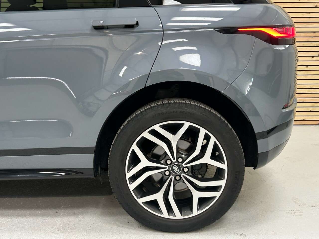 2020 LAND ROVER RANGE ROVER EVOQUE 2020 LAND ROVER RANGE ROVER EVOQUE