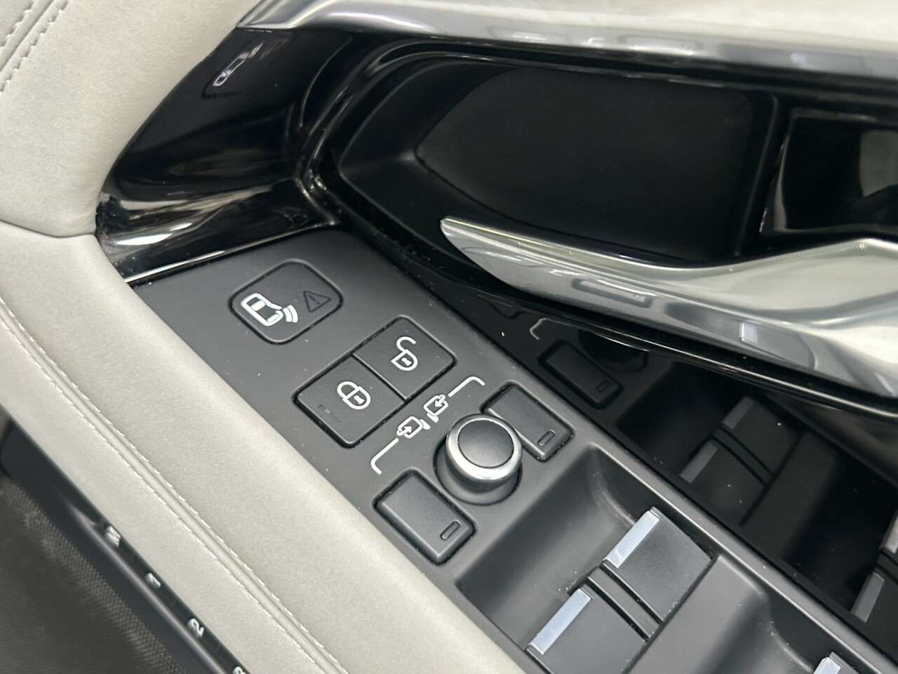 2020 LAND ROVER RANGE ROVER EVOQUE 2020 LAND ROVER RANGE ROVER EVOQUE