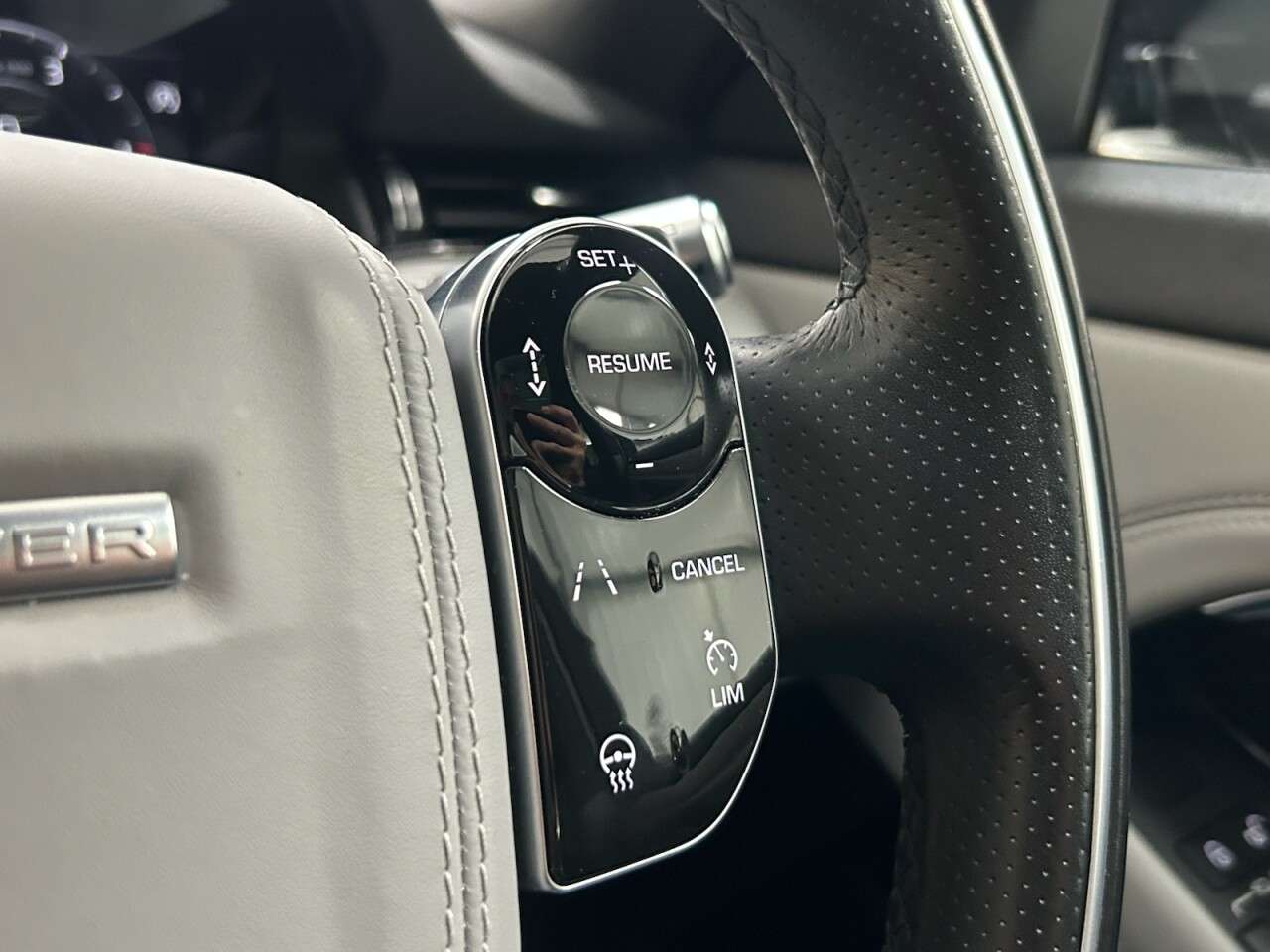 2020 LAND ROVER RANGE ROVER EVOQUE 2020 LAND ROVER RANGE ROVER EVOQUE