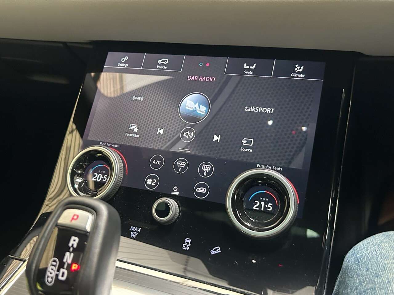 2020 LAND ROVER RANGE ROVER EVOQUE 2020 LAND ROVER RANGE ROVER EVOQUE