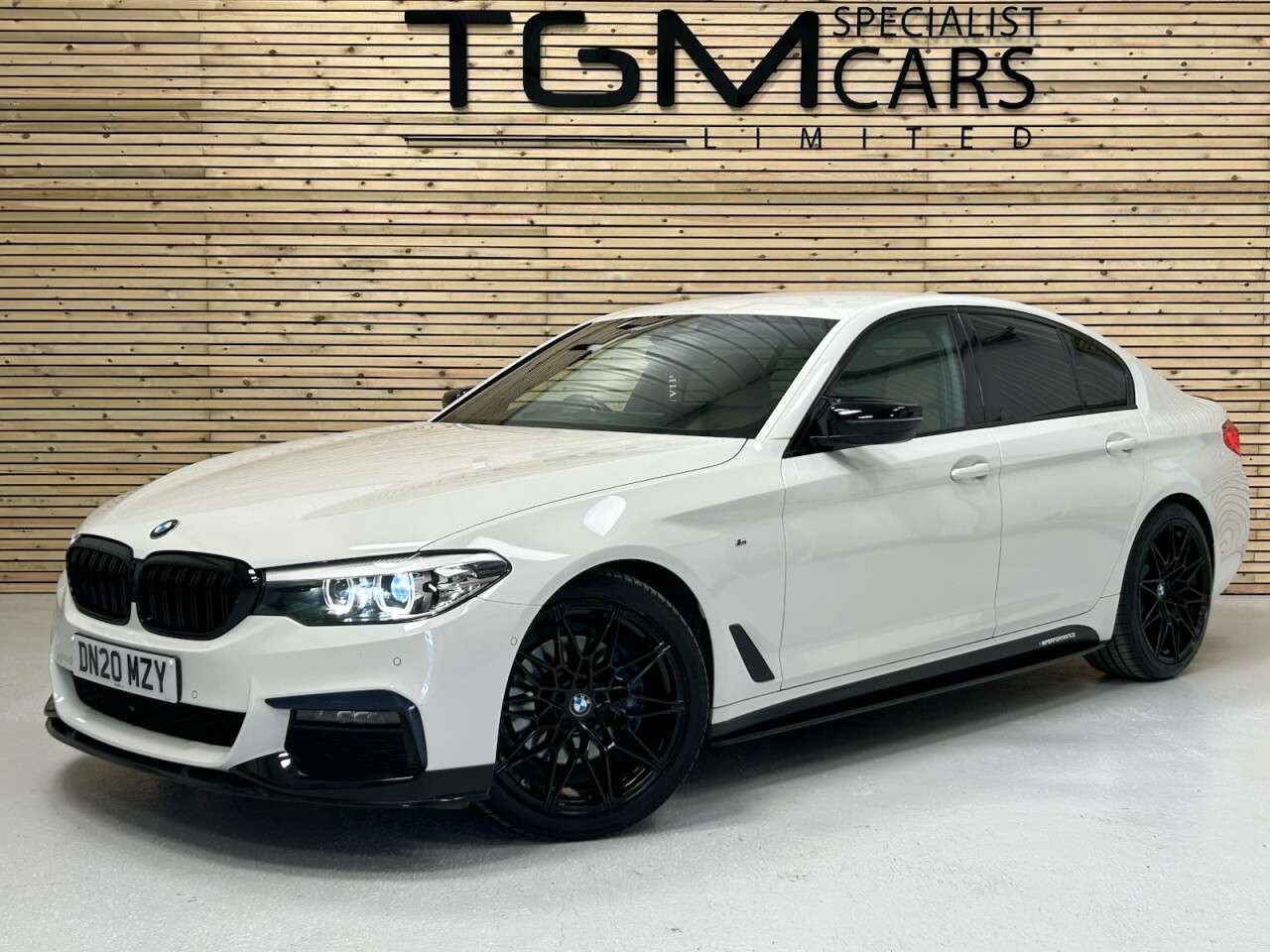 A 2020 BMW 5 SERIES 3.0 530d M Sport Saloon 4dr Diesel Auto Euro 6 (s/s) (265 ps) 2 OWNERS 2 KE A 2020 BMW 5 SERIES 3.0 530d M Sport Saloon 4dr Diesel Auto Euro 6 (s/s) (265 ps) 2 OWNERS 2 KE